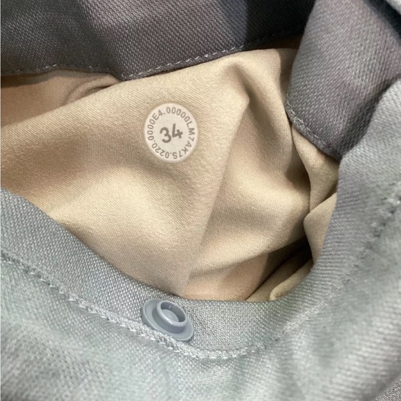 Lululemon Shorts Mens  Stretch Golf Casual Walking Size 34 Cotton Blend - Picture 14 of 15